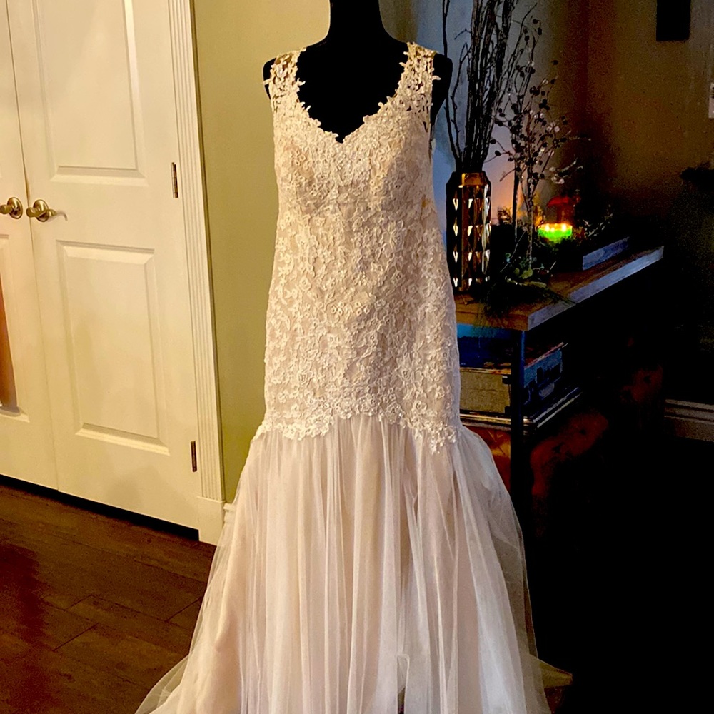 Galina Signature bridal gown. Lace, tulle, beadwork. Altered down to SZ 10-12.